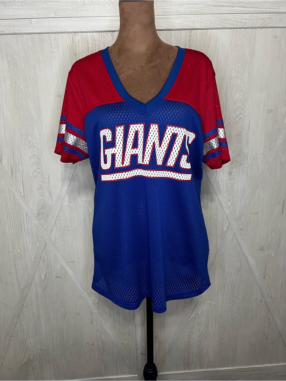 G-III NFL New York Giants Women’s Full Mesh V-Neck T-Shirt Jersey - L